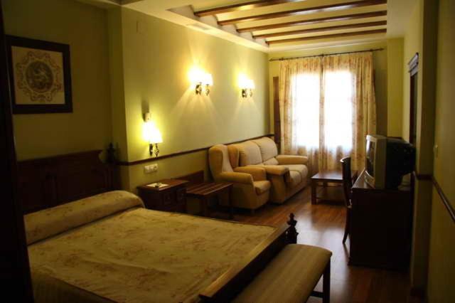 Hotel El Mano Huescar Bilik gambar